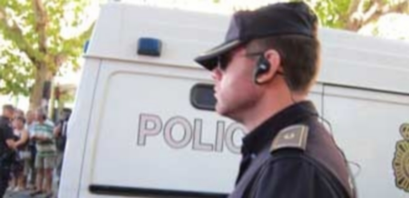 Detienen a cinco personas por vender a mujeres para su explotación sexual 1 Cada uno de los detenidos tenía una función claramente diferenciada desde la captación de mujeres en Rumanía. / E. P.