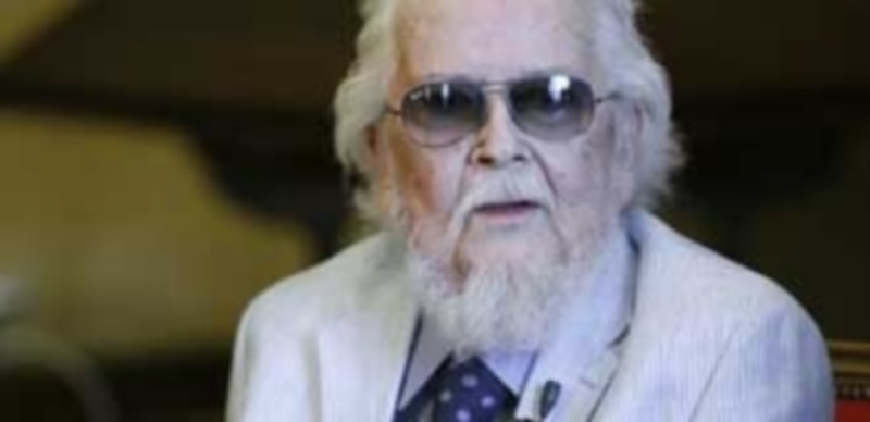 El poeta mexicano reconocido con el Premio Cervantes