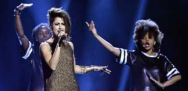 Barei interpreta la canción ‘Say Yay!’ durante uno de los ensayos previos a la gala final de Eurovisión. / Efe