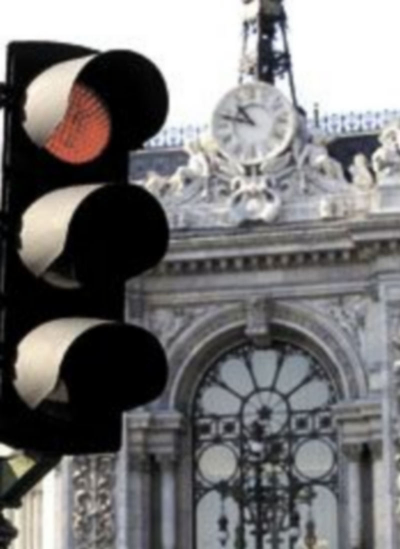 El Banco de España destaca que se mantienen las condiciones adversas. / E. Press