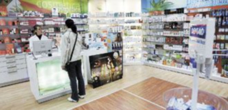 El órgano consultivo del Gobierno interpreta que el euro por receta implantado en Cataluña y previsto en Madrid es inconstitucional. / Víctor Ballesteros