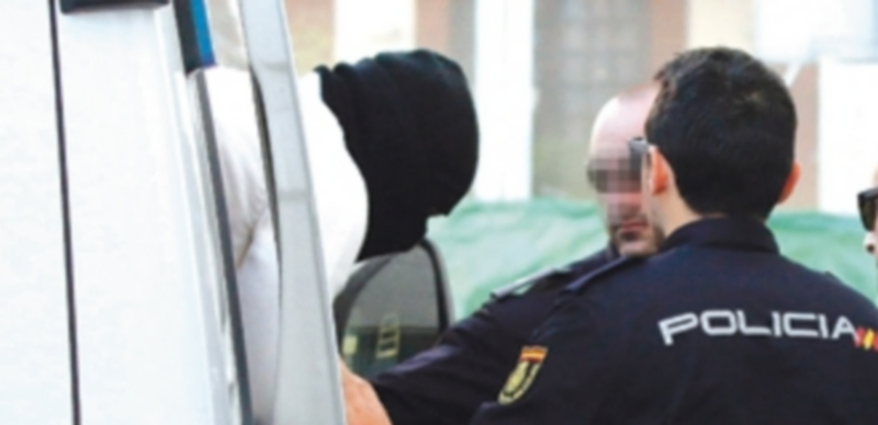 El acusado Jonathan Moya a su llegada a los juzgados de Almería. / Efe