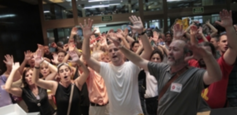 Plataformas de funcionarios protestando ante el Ministerio de Hacienda. / E.P.