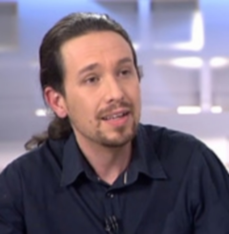 Pablo Iglesias durante la entrevista que le realizó Pedro Piqueras. / Telecinco