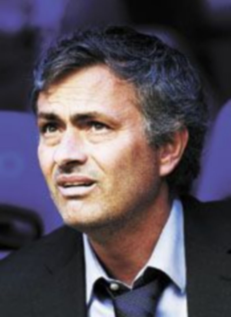 Mourinho no estará hoy en el banquillo del Camp Nou. / Reuters