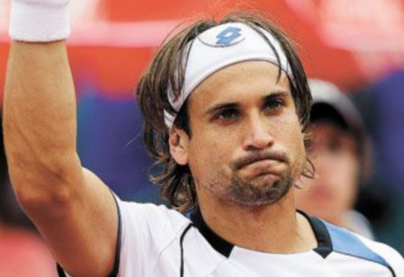 Ferrer saluda al público tras ganar a Belluci. / REUTERS