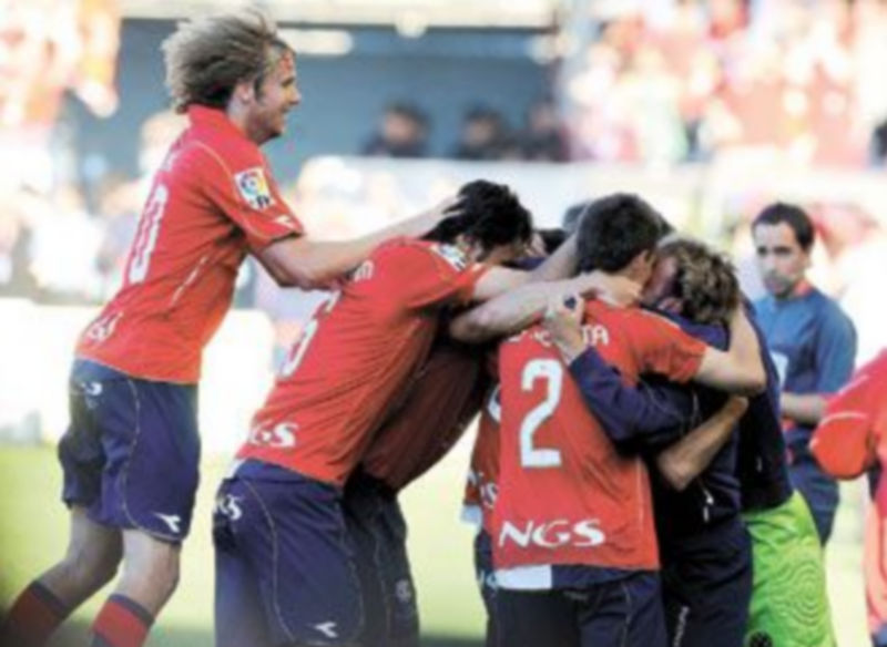 El conjunto navarro festeja el tanto de Juanfran