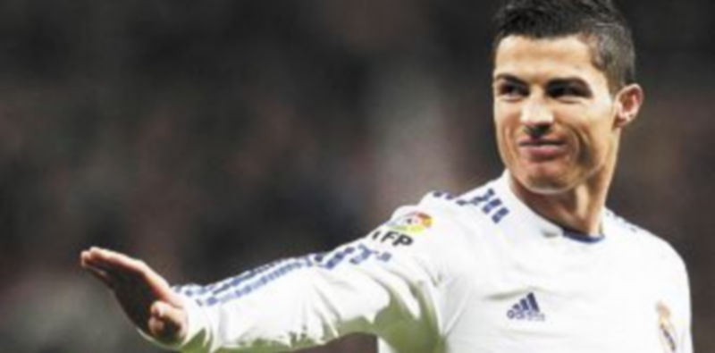 Cristiano sufrió una lesión en la última parte del choque contra el Málaga. / Efe