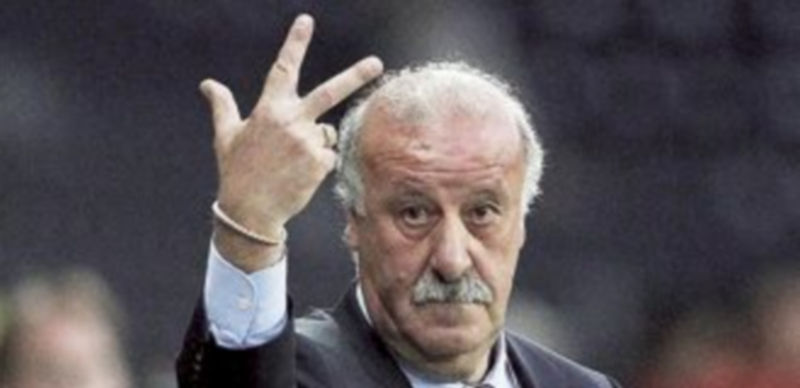 Del Bosque también está sufriendo las bajas de Puyol y Piqué. / Reuters