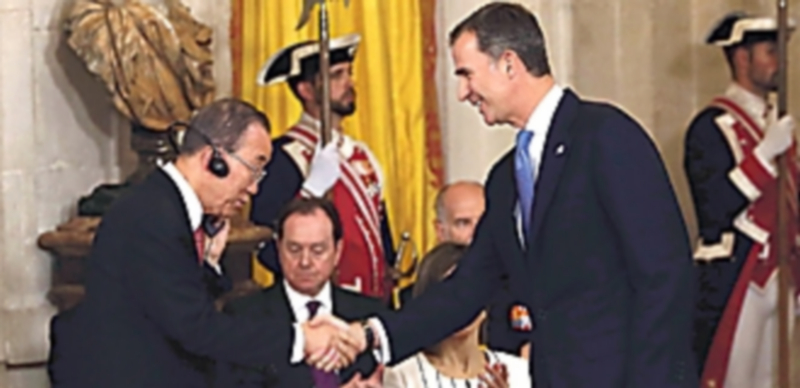 El Rey apela a los europeos a ser fieles a la “solidaridad y acogida” 1 El Rey Felipe VI saluda al secretario general de la ONU