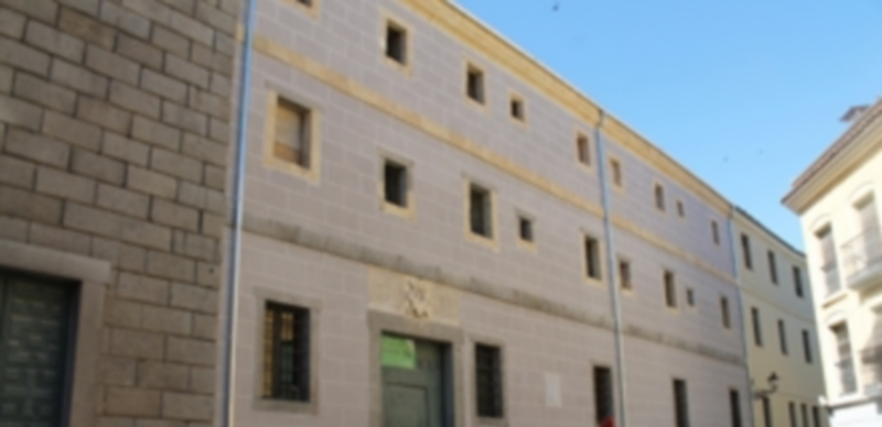 La fachada del edificio del Seminario ofrece un renovado aspecto tras las obras emprendidas en los últimos dos años. / Borja Martín