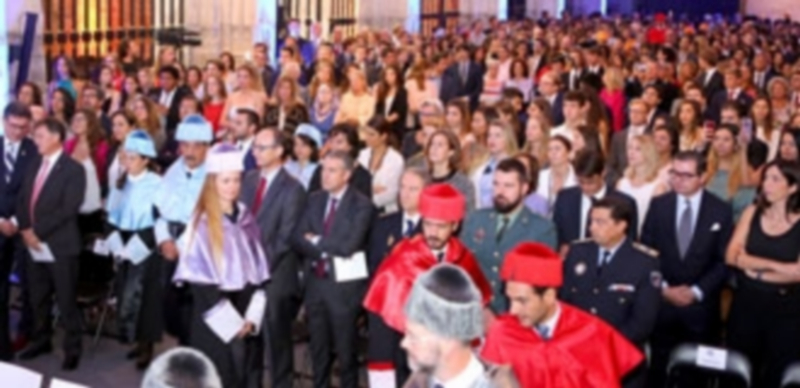 Entrada del claustro de profesores en el Aula Magna