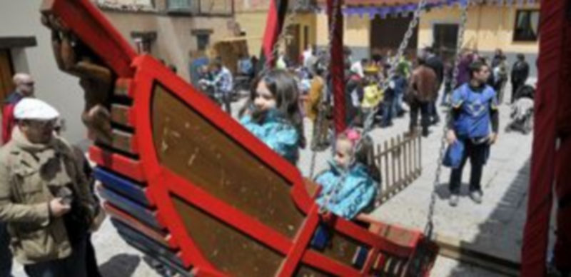 Junto a la iglesia románica de San Lorenzo