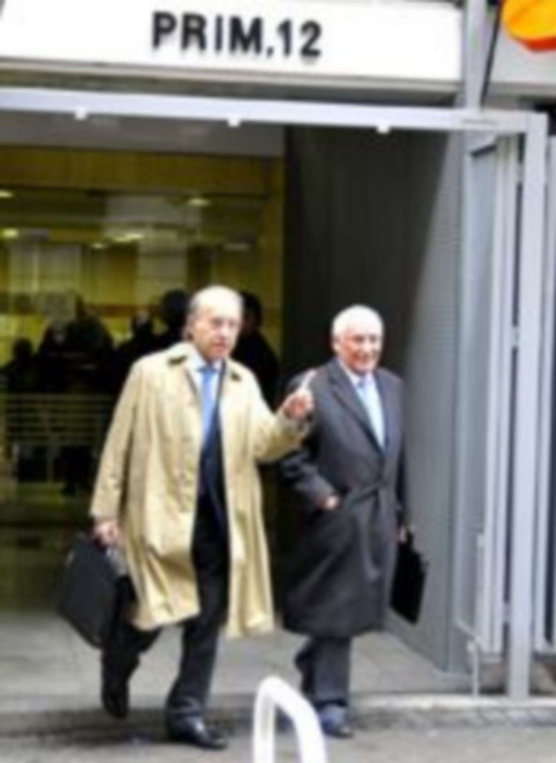 El abogado penalista Luis Rodríguez Ramos acompaña a Atilano Soto