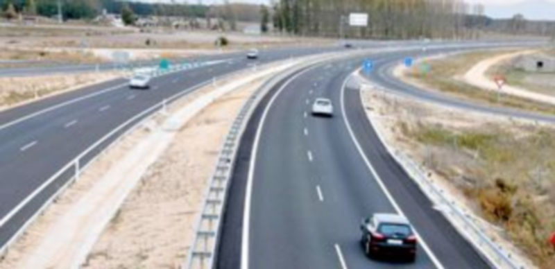 La autovía entre Segovia y Valladolid utilizó en su construcción el antiguo corredor de la carretera CL-601