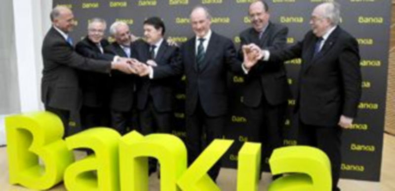 Los presidentes de las siete cajas que se unieron para la creación de Bankia