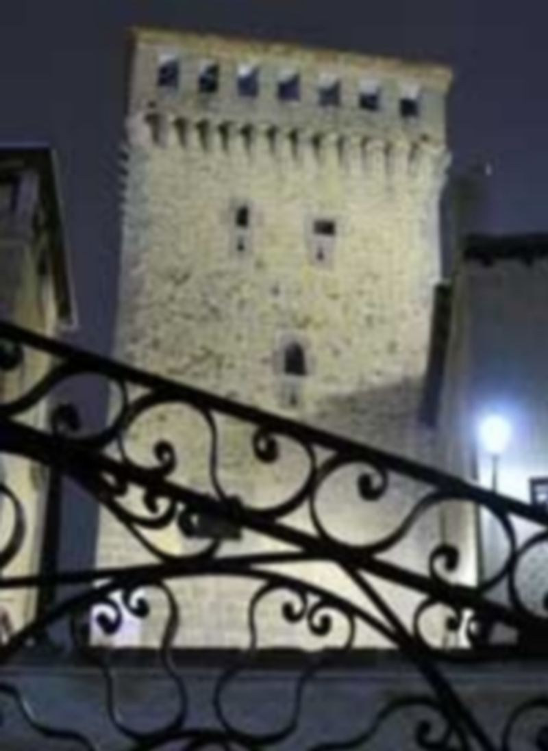 La hipoteca sobre el Torreón de Lozoya y otros inmuebles se está estudiando en el Juzgado de Instrucción 5. / Juan Martín