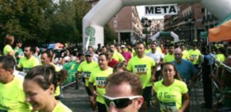 Imagen de la salida de la carrera de adultos en la avenida de Fernández Ladreda