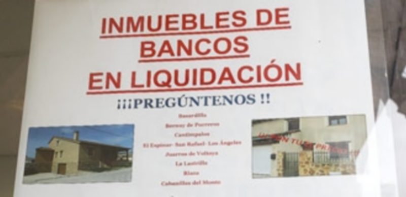 La mayoría de las subastas judiciales de viviendas hipotecadas acaban sin pujas y en manos de los bancos acreedores. / NEREA LLORENTE