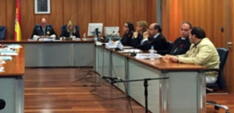 Sala donde se juzga al acusado de terminar con la vida de su pareja en Málaga. / E.P.