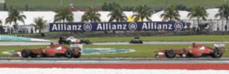 Fernando Alonso está viendo cómo el Red Bull de Sebastian Vettel se le escapa desde el principio del Mundial. / Efe