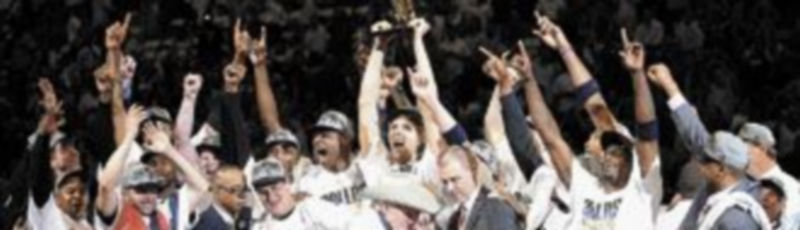 Alegría desbordada en la plantilla texana una vez logrado el título más importante de la franquicia estadounidense en sus 21 años de existencia. / Efe