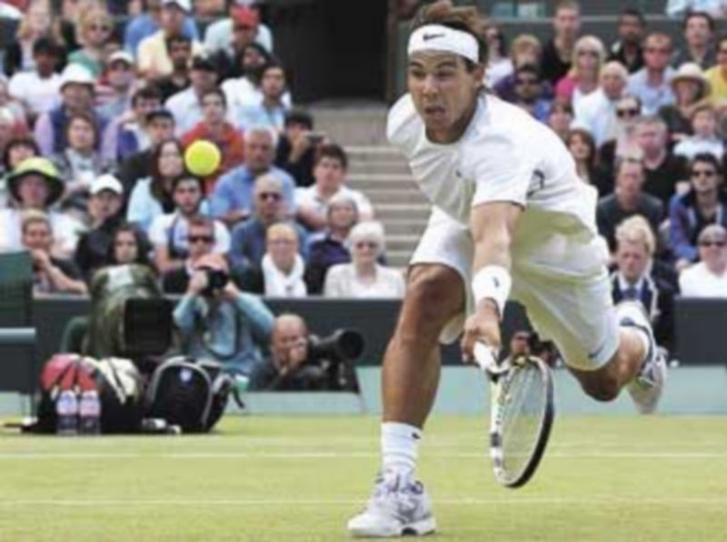 El ‘número uno’ del mundo cedió un set ante el norteamericano Mardy Fish. / Efe.