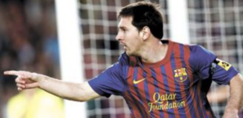 El argentino firmó dos de los tres tantos anotados frente al Racing de Santander en el Camp Nou. / Reuters)