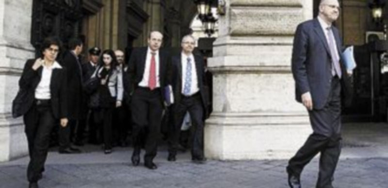 Los supervisores se presentaron también en el Banco de Italia.