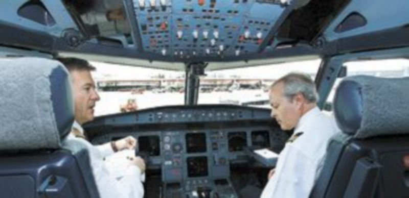 Dos pilotos de la compañía Iberia