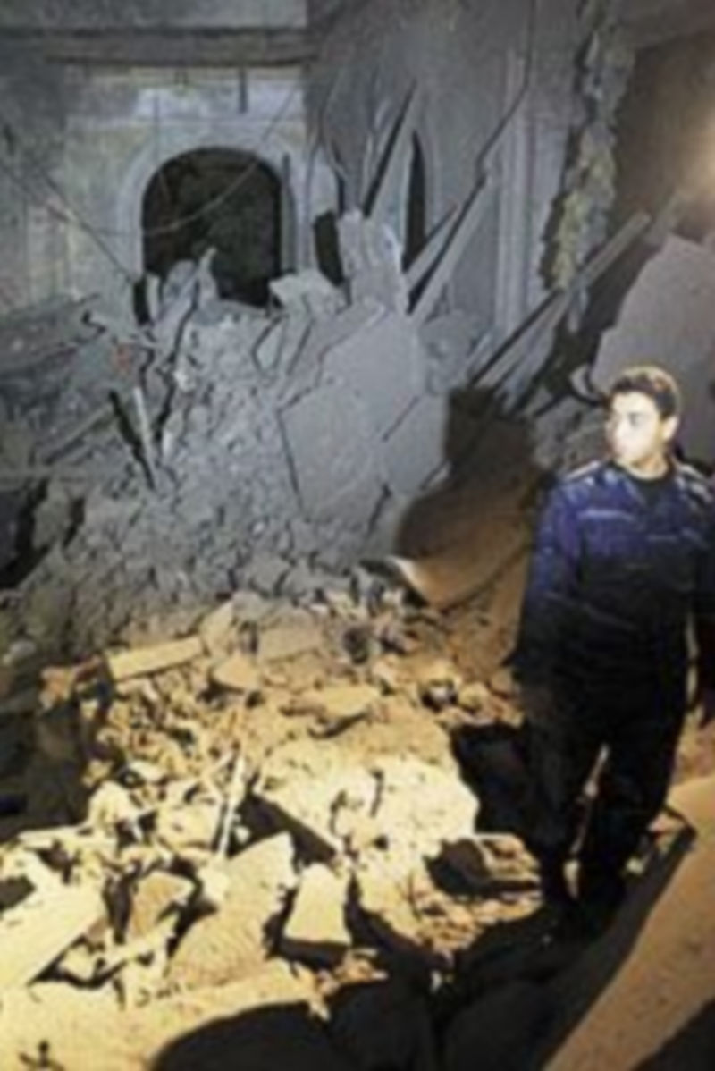 Uno de los edificios atacados.