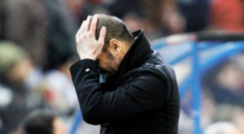 Guardiola casi siempre se deja un hombre en la recámara. / EFE