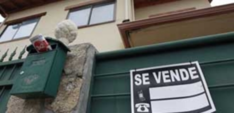 La incertidumbre política lastra los datos de compraventa de viviendas 1 Los expertos señalan que la reducción de al incertidumbre puede retomar la aceleración de las ventas de viviendas. / E.P.