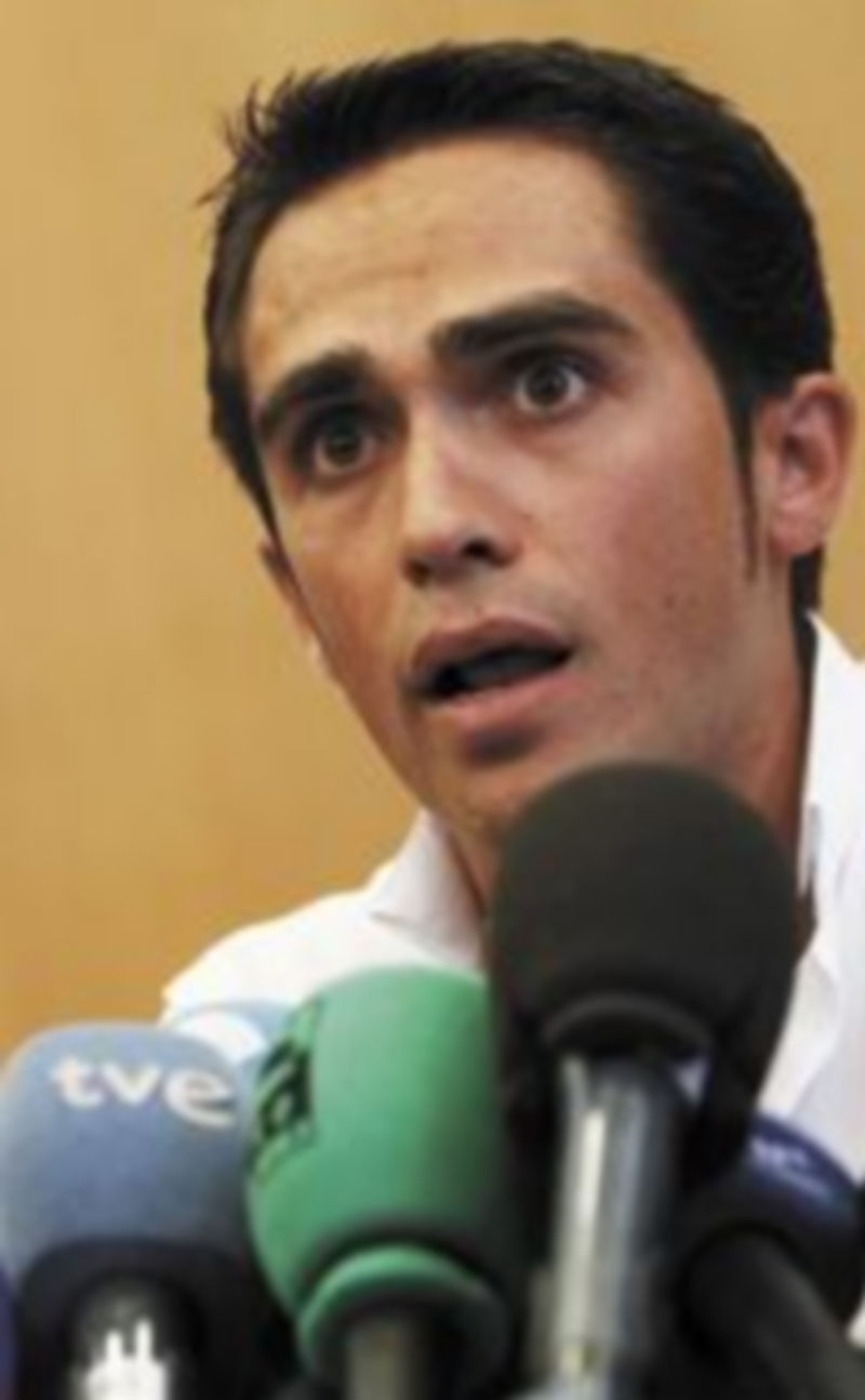 Alberto Contador recalcó que la Unión Ciclista Internacional ha aceptado sus explicaciones. / Reuters