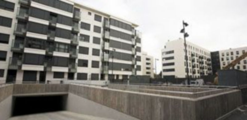 Una hipoteca de 150.000 euros a pagar en 25 años tendrá un coste adicional medio de 48 euros al mes. / Ángel Ayala