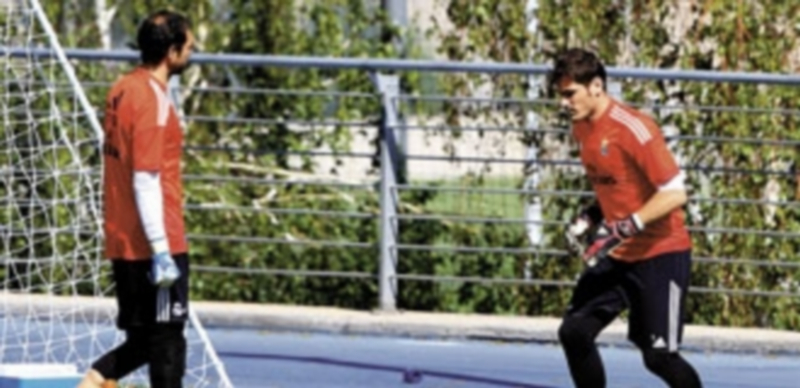 Diego López volverá a dejar su sitio a Casillas bajo los palos. / Efe