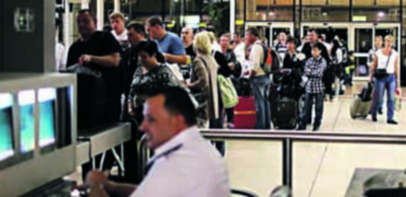 El Gobierno de Egipto desplegó efectivos militares en Sharm el Sheij y en otros aeropuertos del país. / Europa Press