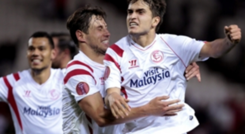 Denis Suárez (d) dio la victoria al Sevilla en la Europa League ante el Zenit. / EFE
