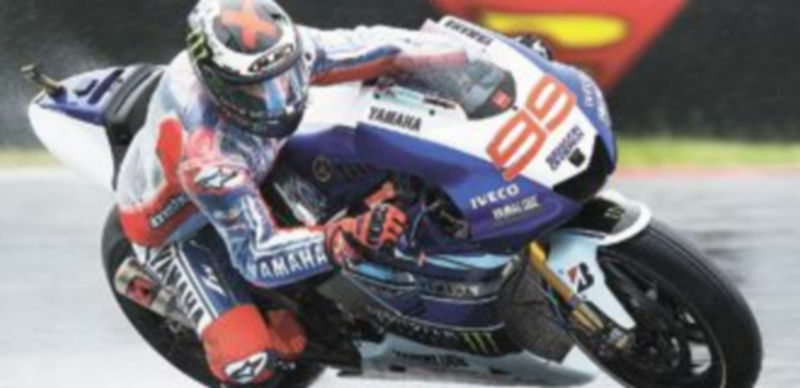 El piloto de Yamaha se cayó cuando iba a más de 200 kilómetros por hora. / Reuters