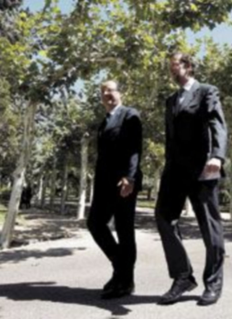 François Hollande felicitó a Mariano Rajoy por las medidas emprendidas. / Reuters