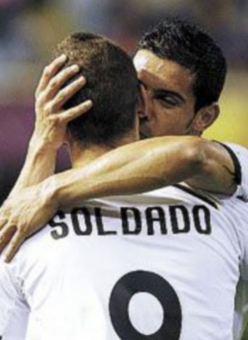 Soldado rompe su sequía para encarrilar la eliminatoria 1 Soldado logró dos tantos.