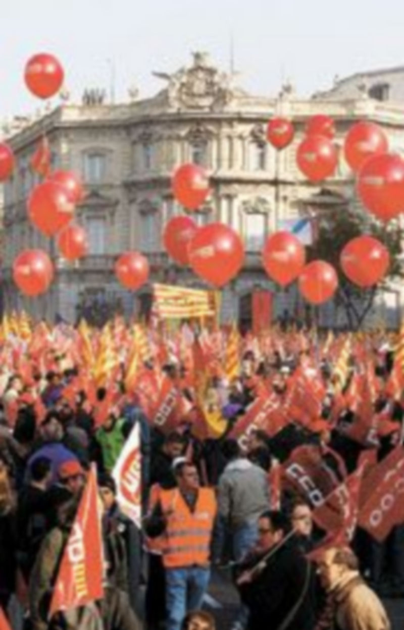 Los trabajadores ‘tomaron’ durante horas el centro de la capital española. / EFE