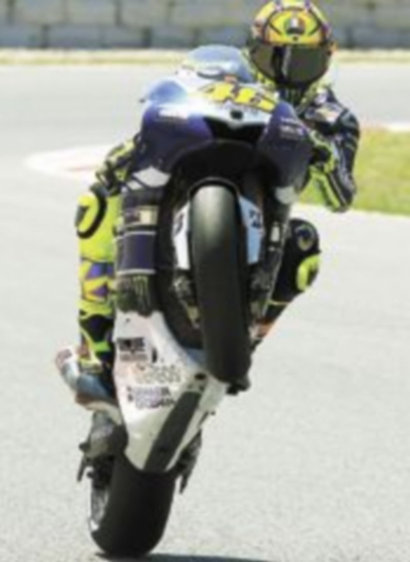 Rossi celebró sus buenos tiempos con un espectacular ‘caballito’. / EFE