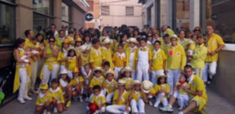 Miembros de la peña El Embudo en una edición anterior. / E. A.