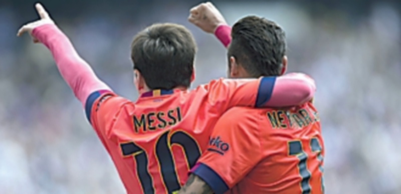 Neymar y Messi dan media Liga sin apiadarse del vecino 1 Leo Messi y Neymar se abrazan tras la consecución de unos tantos que afianza en el liderato al Barcelona a falta de tan solo cinco jornadas por disputarse. / EFE