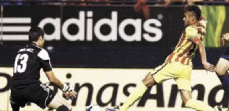 El brasileño Neymar cuajó un gran partido ante los navarros