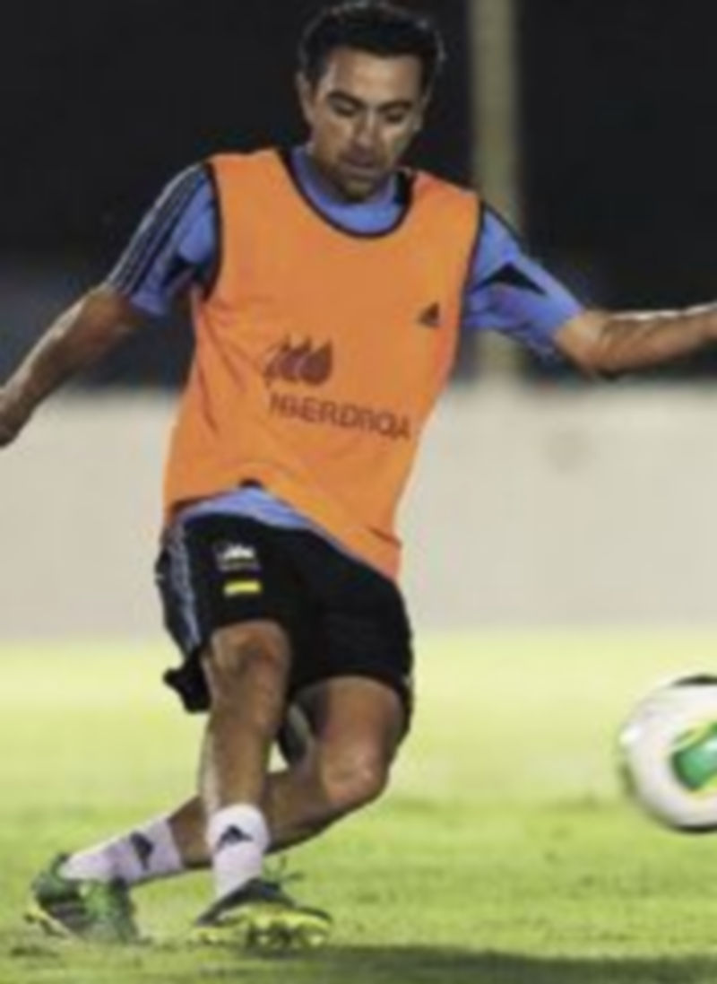 Xavi volverá a llevar la batuta del combinado nacional para intentar lograr el único trofeo que aún no luce en sus vitrinas. / Reuters