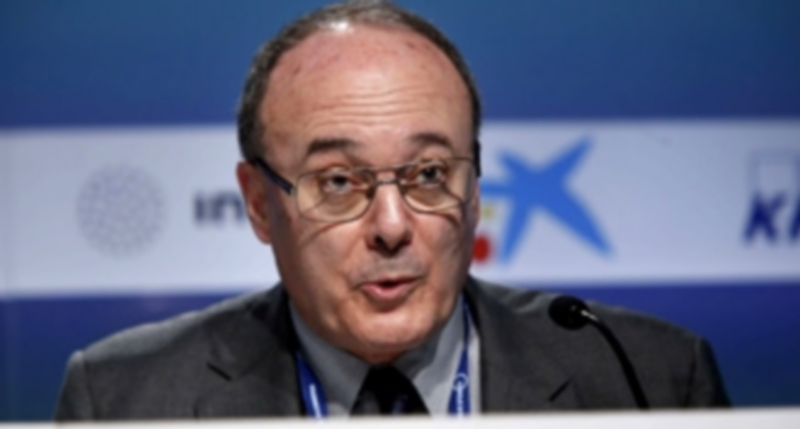 El Banco de España defiende la compra de deuda soberana 1 El gobernador del Banco de España