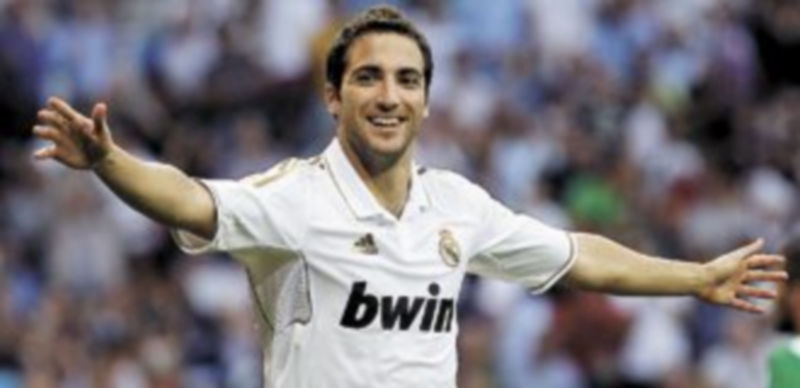 Gonzalo Higuaín fue el auténtico protagonista del encuentro contra el conjunto verdiblanco. / Sergio Pérez (Reuters)