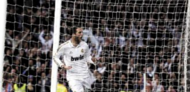 El argentino Gonzalo Higuaín firmó el tanto del empate en el minuto 36. / Reuters.